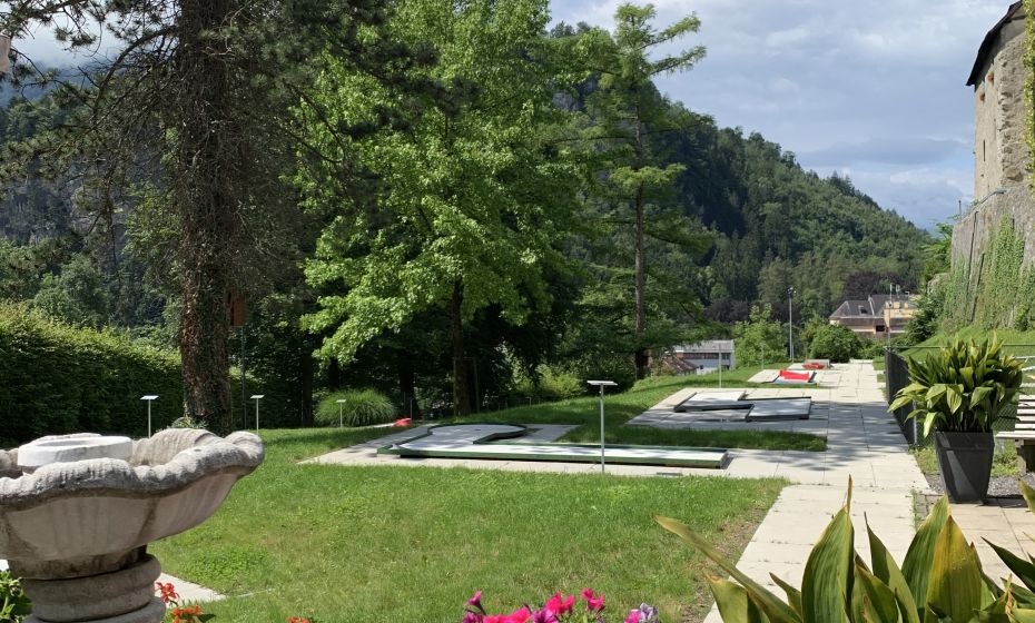 Minigolfplatz unter der Schattenburg
