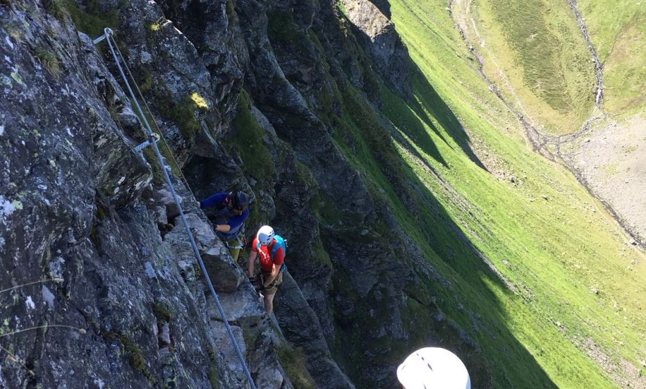 Erste Wand im Klettersteig Erste Wand im Klettersteig