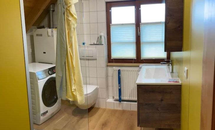 Neu renoviertes 2Zi Appartment im DG