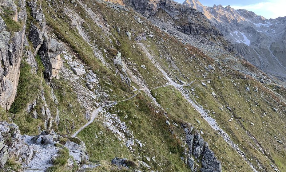 Schwierige Passage auf dem Weg Schwierige Passage auf dem Weg