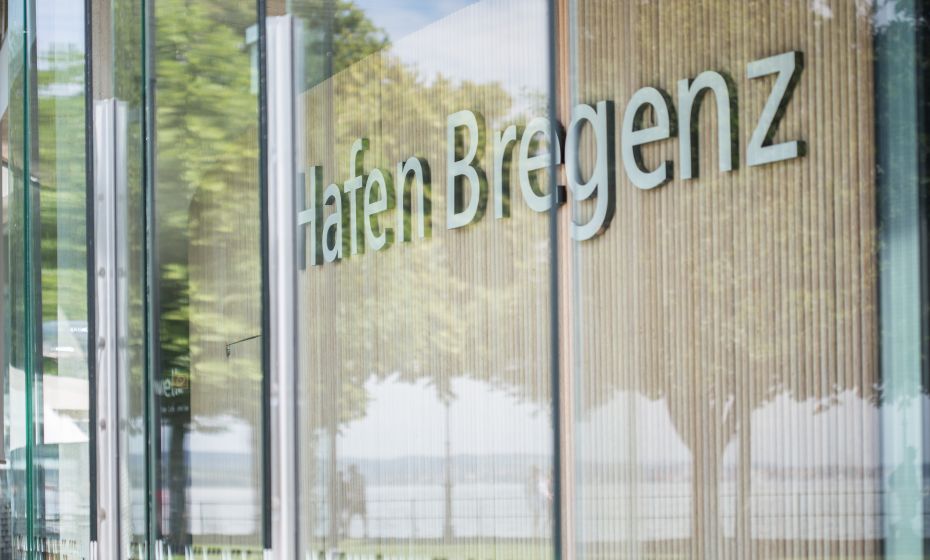 HafengebÃ¤ude/CafÃ© Die Welle