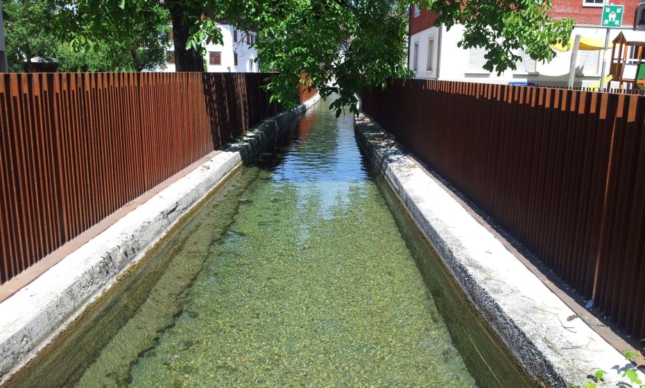 gleich danach wird das Wasser schon wieder gestaut ....