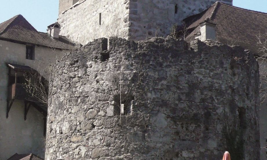 Bergfried der Schattenburg