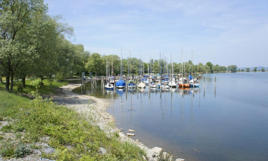 Boote im Binnenbecken