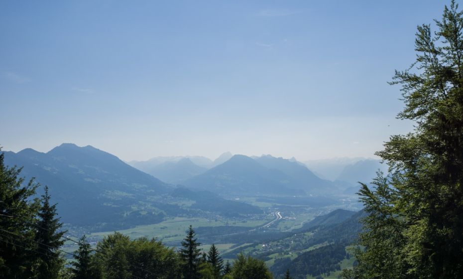 Helmut Düringer Blick von der Feldkircher Hütte in den Walgau
