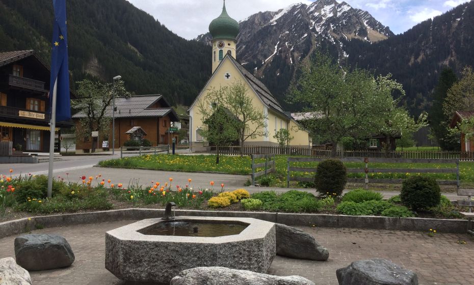 Vorplatz Tourismusbüro Partenen Vorplatz Tourismusbüro Partenen