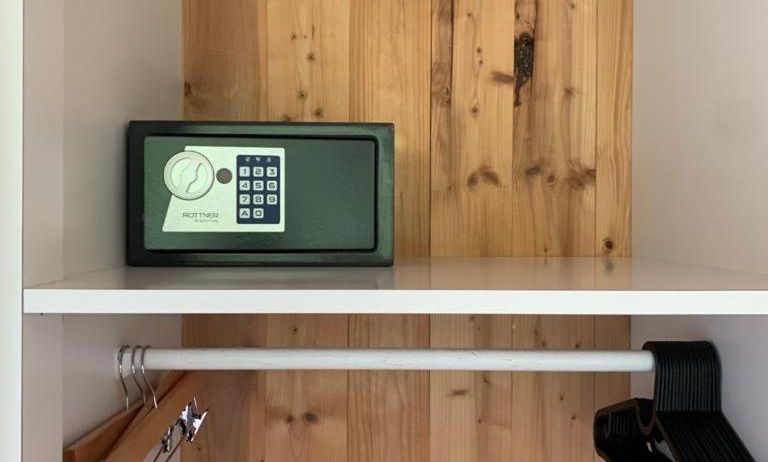 Design Apartment mit Panoramafenster & Naturblick - KLIMATISIERT