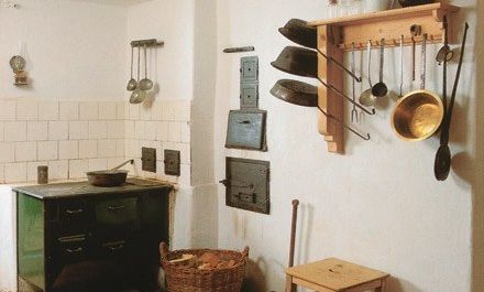 Elisa Schöllhorn - Projekt Loccata Alte Küche im Museum