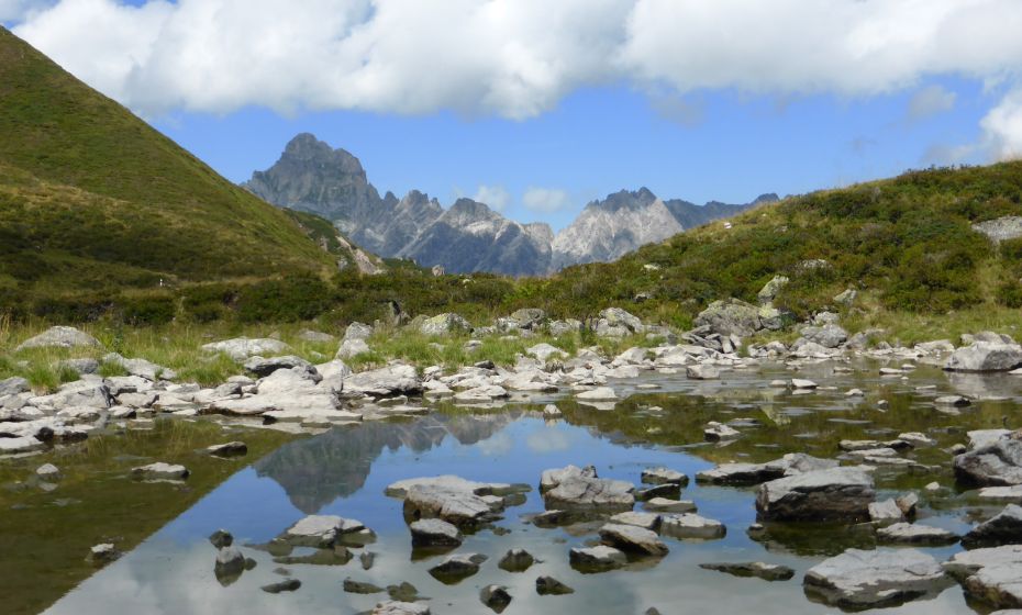 __NO_NAME__ __NO_NAME__