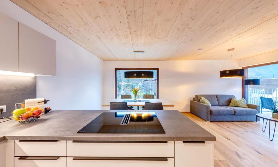 Urban-Apartmenthaus zwischen Berg und See