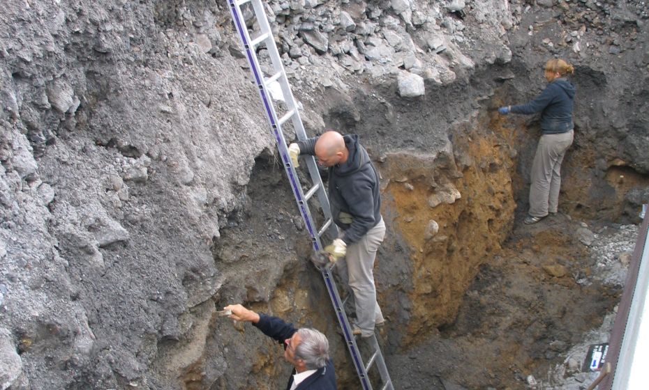 Prof. Dr. Rüdiger Krause und Mitarbeiter, Institut für Archäologische Wissenschaften der Goethe-Universität Frankfurt am Main - Prof. Dr. Rüdiger Krause, Montafon-Projekt der Goethe-Universität Frankfurt am Main Bergbauhalde und Erzaufbereitung