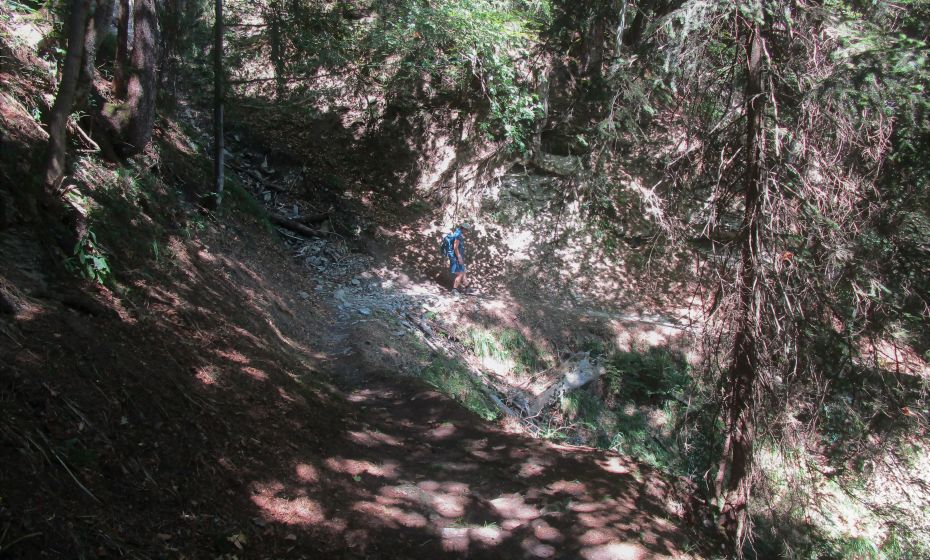Aufgepasst. Abzweigung übersehen und schon landet man auf dem alten Furxweg Aufgepasst. Abzweigung übersehen und schon landet man auf dem alten Furxweg
