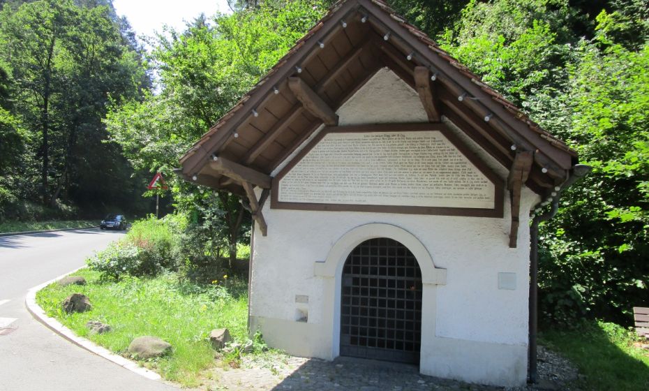 Die Loykapelle mit der aufgemalten Geschichte des Hl. Loy