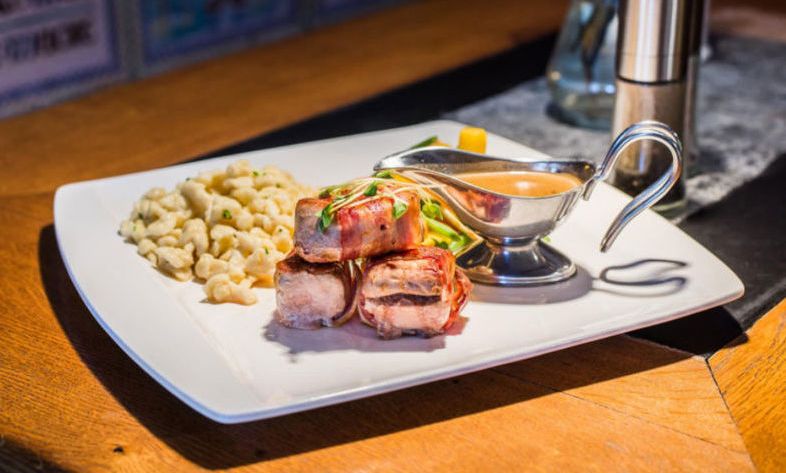 Löwen Tisis 01 Löwen Tisis 01