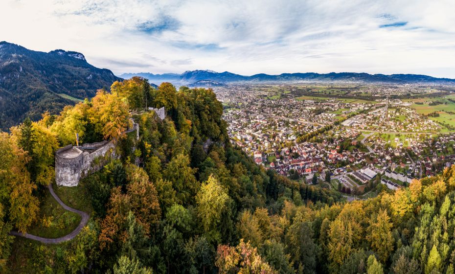 Ruine Alt-Ems und Blick über Hohenems Ruine Alt-Ems und Blick über Hohenems