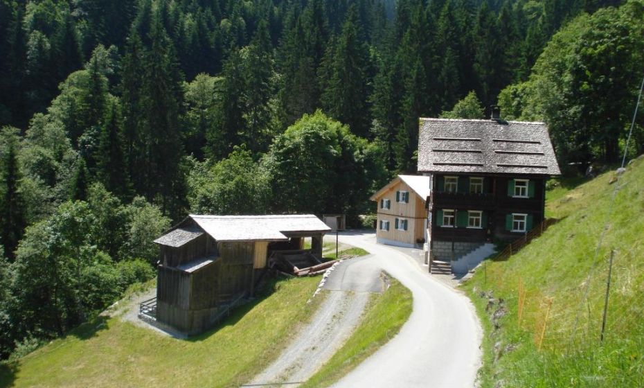 Gafazutweg bei "Mülli-Ferdi" in Latschau Gafazutweg bei "Mülli-Ferdi" in Latschau