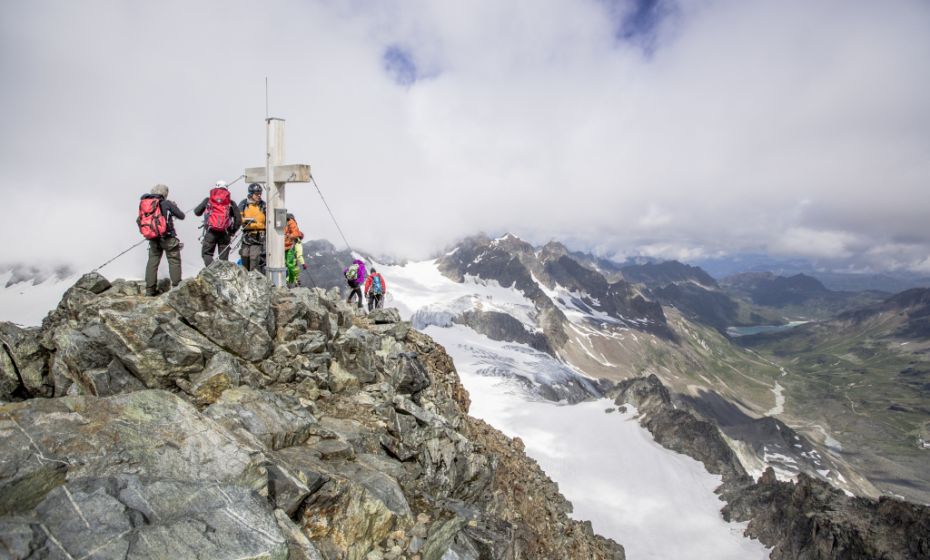 Auf dem Gipfel des Piz Buins