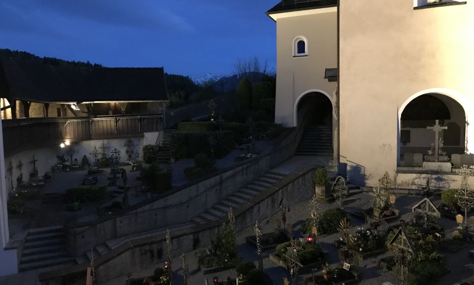 Friedhof und Wehrgang bei der Pfarrkirche Unsere Liebe Frau Mariä Heimsuchung, Basilika Rankweil Friedhof und Wehrgang bei der Pfarrkirche Unsere Liebe Frau Mariä Heimsuchung, Basilika Rankweil