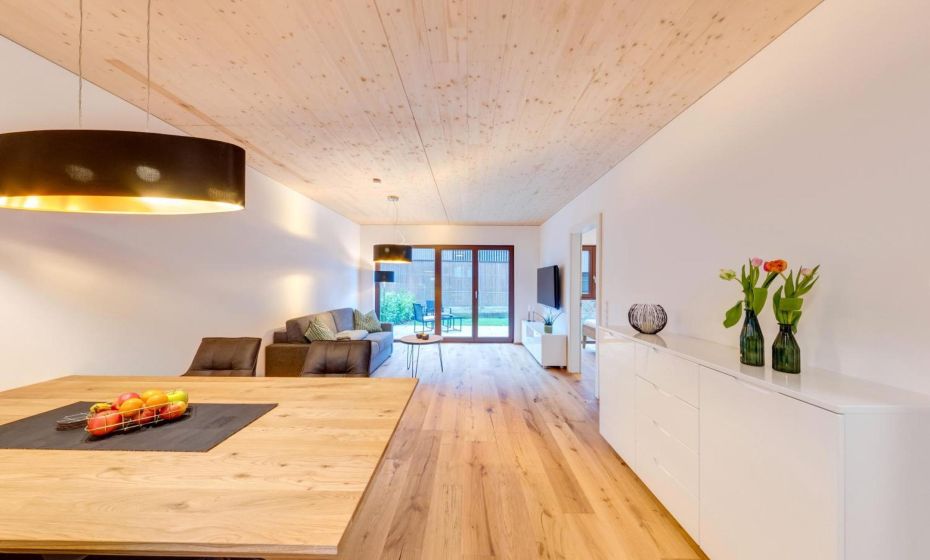 Urban-Apartmenthaus zwischen Berg und See