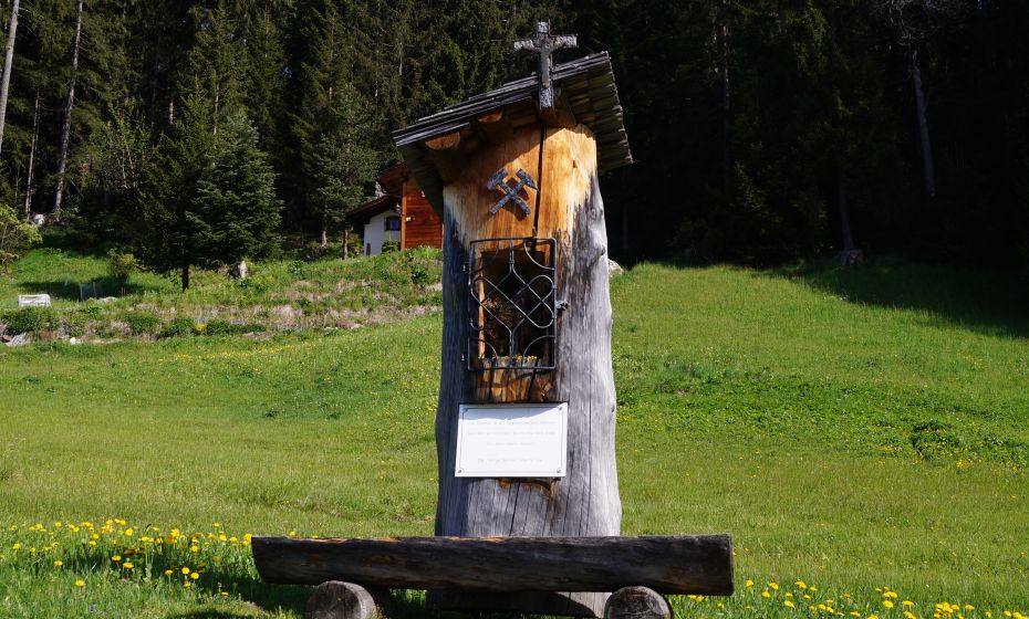 Denkmal der hl. Barbara im Roferweg Denkmal der hl. Barbara im Roferweg