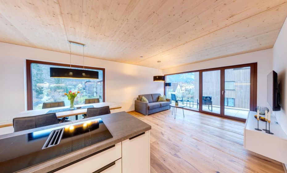 Urban-Apartmenthaus zwischen Berg und See