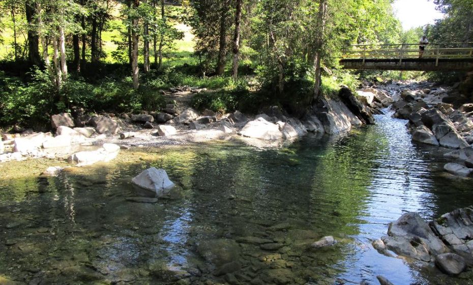 Traumhafter Badeplatz fÃ¼r heiÃe Tage mit Grillstelle beim Leuesteg Ã¼ber die Frutz