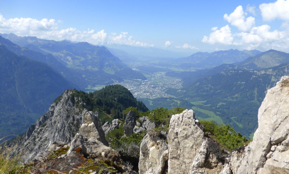 Ausblick von der Davenna ins Walgaugebiet