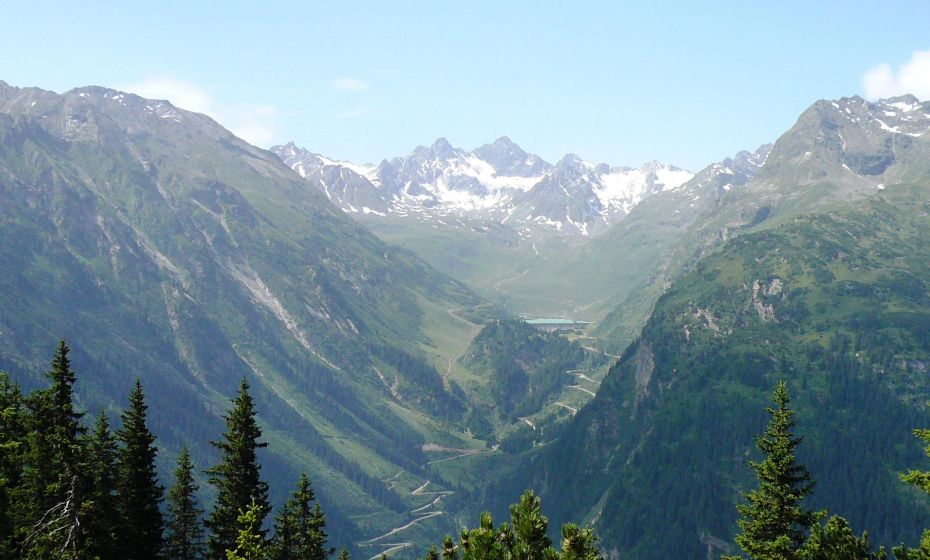 Christina Wachter Blick auf die Silvretta-Hochalpenstrasse