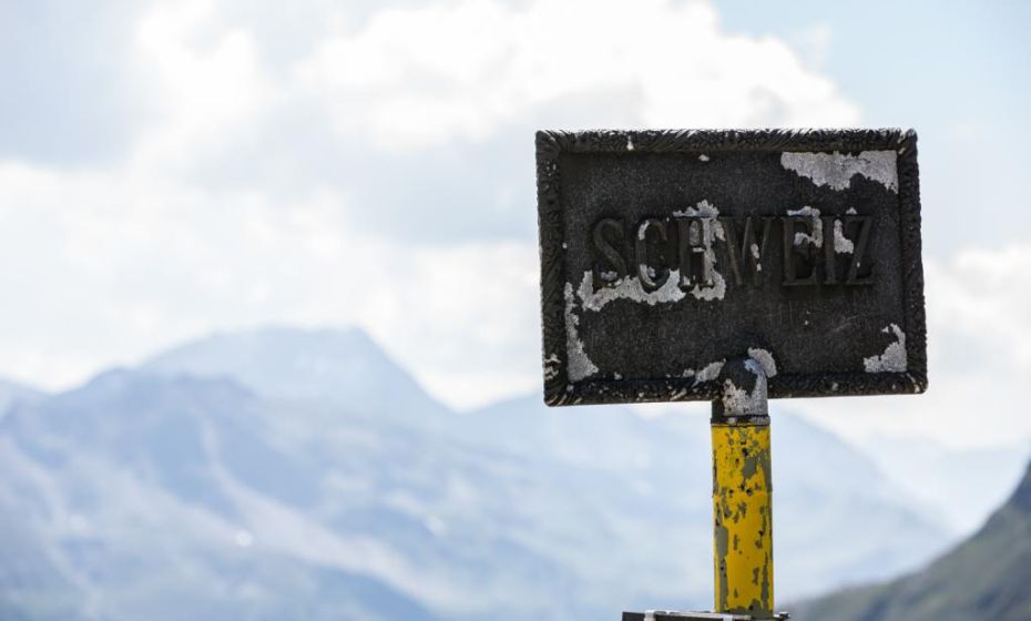Grenzschild auf dem Schmugglerpfad Grenzschild auf dem Schmugglerpfad