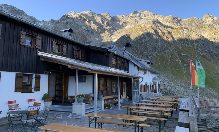 Angekommen bei der Tübinger Hütte Angekommen bei der Tübinger Hütte