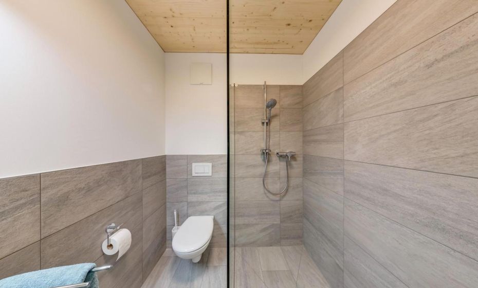 Urban-Apartmenthaus zwischen Berg und See