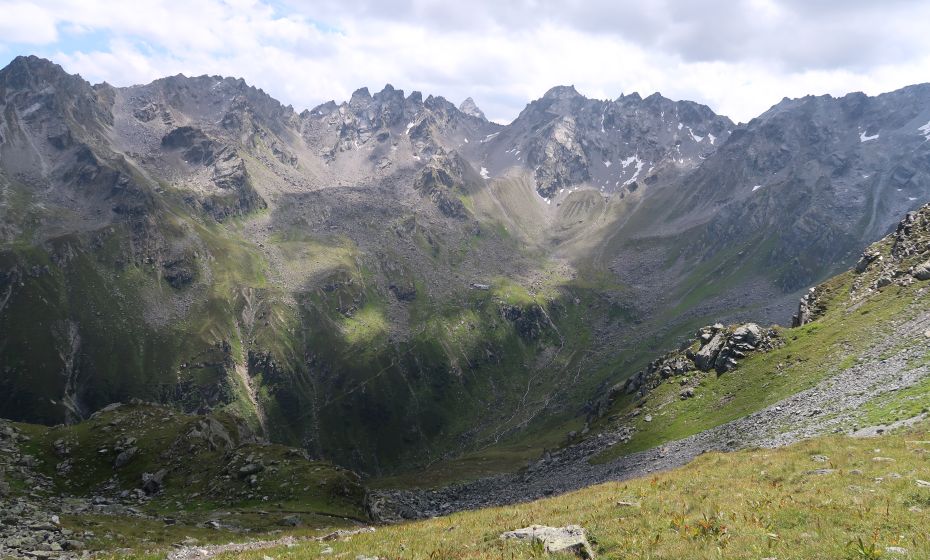 __NO_NAME__ __NO_NAME__