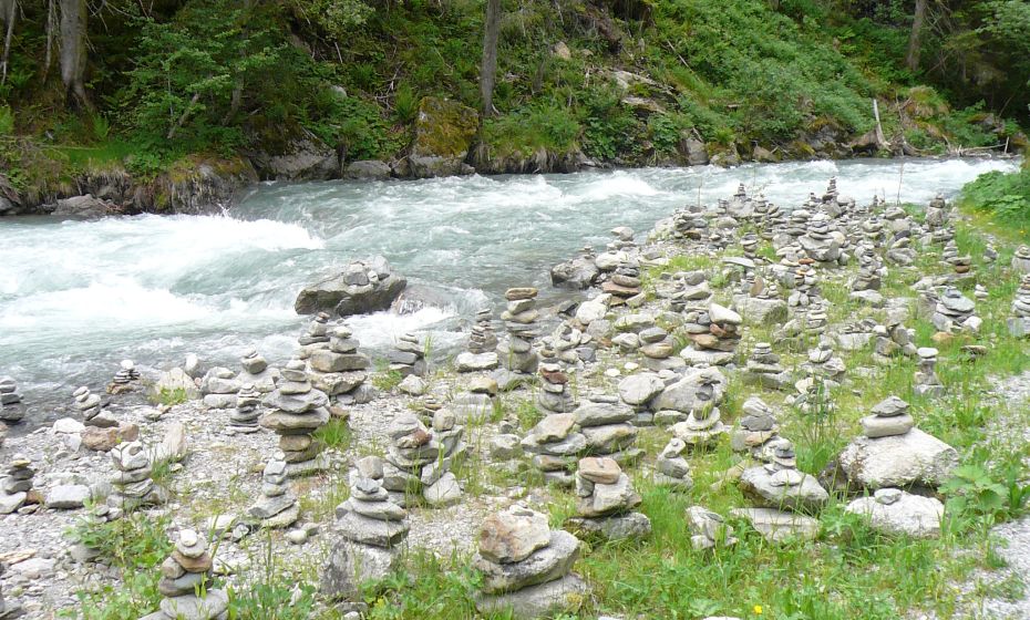 Steinmännchen entlang der Litz Steinmännchen entlang der Litz
