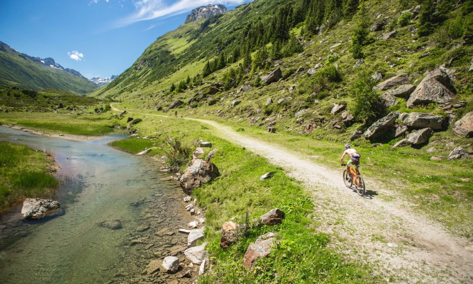 Auf dem Weg zum Silvrettasee