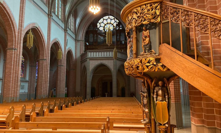 Herz-Jesu-KircheÂ©Florian Giesa.jpg