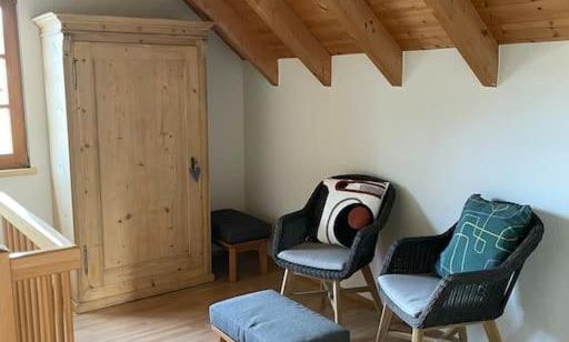 Neu renoviertes 2Zi Appartment im DG Neu renoviertes 2Zi Appartment im DG